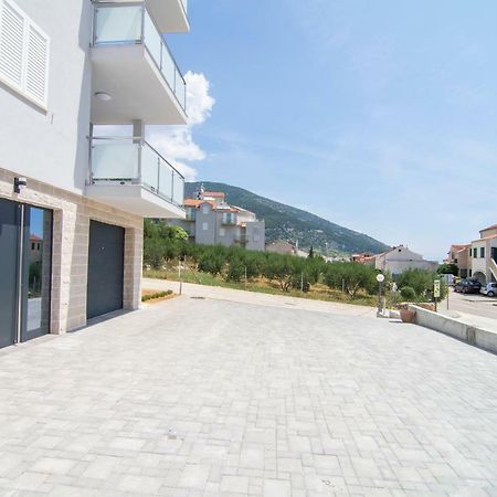 Apartments Sara 4 Bol Exterior photo
