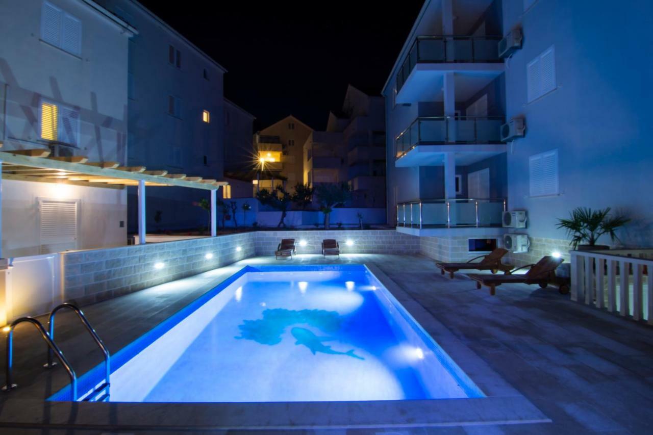Apartments Sara 4 Bol Exterior photo
