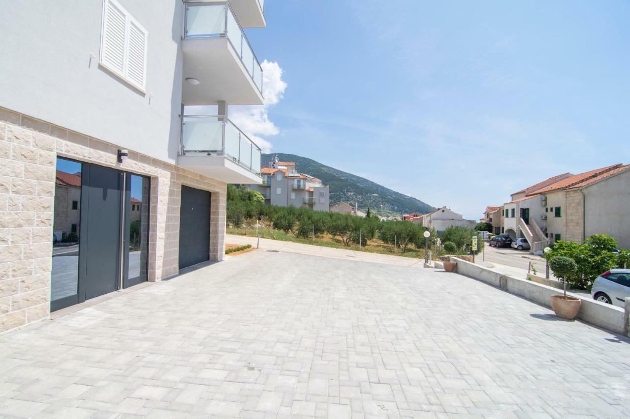 Apartments Sara 4 Bol Exterior photo