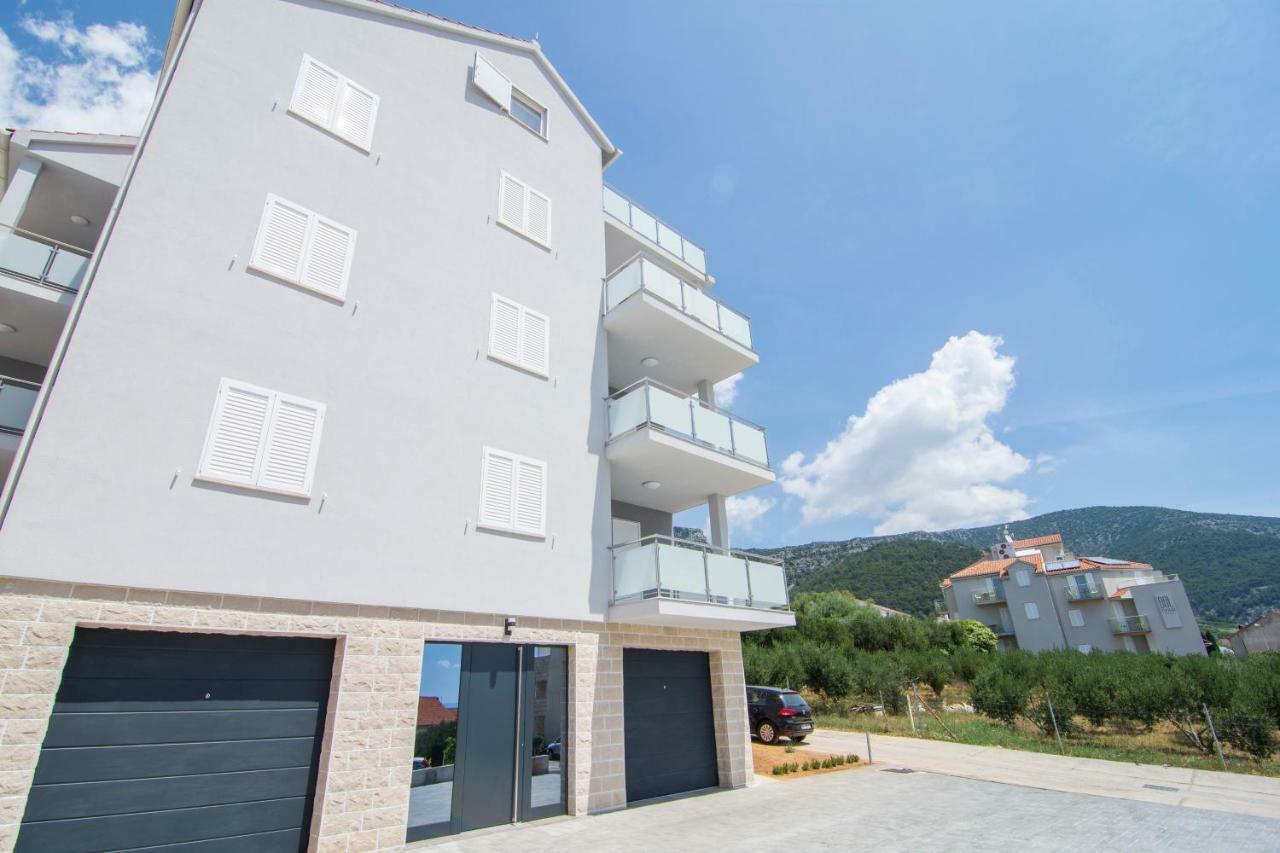 Apartments Sara 4 Bol Exterior photo
